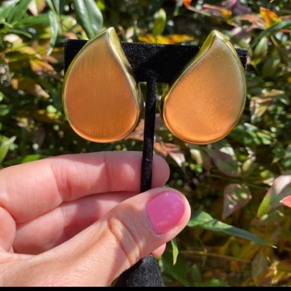 VTG Clara Studio Gold Teardrop Couture EARRING - Picture 5 of 9